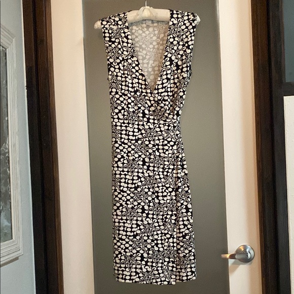 Diane Von Furstenberg Yahzi Wrap Dress - Picture 2 of 6